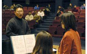 Maestro Ozawa recruits Chinese talent for training in Japan