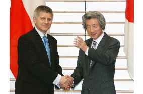 Polish Prime Minister Belka meets with Koizumi