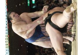 Tochiazuma beats Kyokutenho at New Year sumo