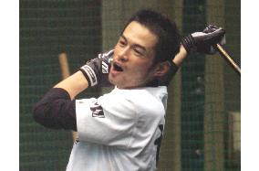 Ichiro takes part in open training session