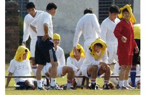 (2)N. Korea play practice match