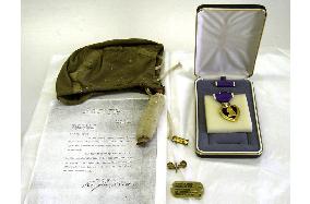 (2)Kin of U.S. soldier killed by A-bomb donates mementos