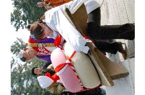 Competition of lifting heavy rice cake held in Kyoto