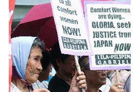 Ex-sex slaves urge Arroyo to take up their cause against Japan