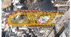 Oval Ferris wheel to open in Osaka