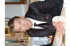 Ukrainian president to extend invitation to Koizumi