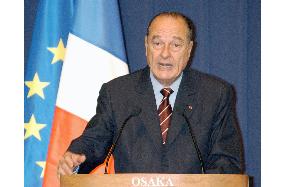 (2)Chirac visits Japan
