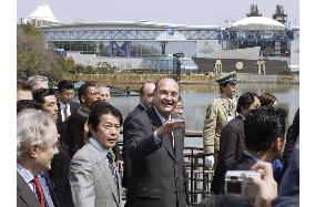 French President Chirac visits Aichi Expo site