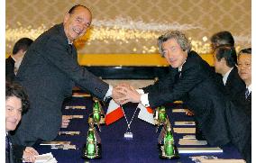 Chirac, Koizumi agree to cooperate on U.N. reform, N. Korea