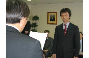 Hasuike starts full-time teaching