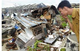 (16)Scenes from Indonesia's Nias and Simeuleu islands after quake