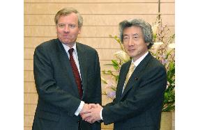 Koizumi, NATO chief agree to help stabilize Afghanistan