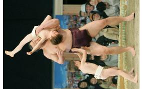 (4)Sumo tourney held at Aichi Expo