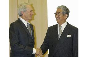 Actor producer Eastwood meets Tokyo Governor Ishihara