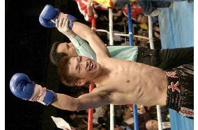 Hasegawa defeats Veeraphol to claim WBC crown