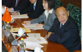 (3)Machimura, Li hold talks amid anti-Japan protests in China