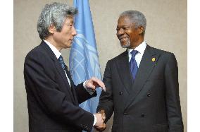 Koizumi meets Annan in Indonesia