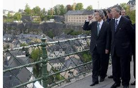 (4)Koizumi in Luxembourg for talks with EU leaders