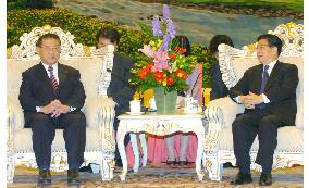 Yamasaki meets Chinese vice premier to fix strained ties