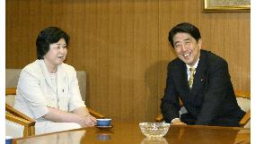 Soga urges LDP's Abe to seek her missing mother