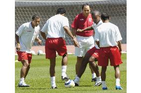 Peru tune up for Japan clash