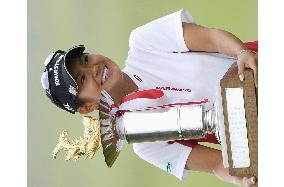 (1)Miyazato claims back-to-back titles with playoff win