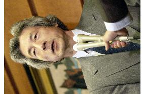 Koizumi rejects China's criticism of Yasukuni visits