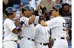 Yankees' Matsui homers as hitting streak reaches 10 games