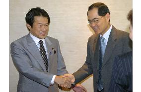 Trade ministers of Japan, Singapore talk in Dalian