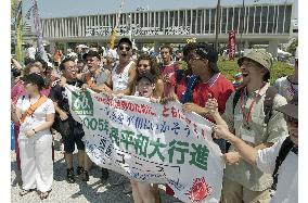 Peace marchers arrive at Hiroshima
