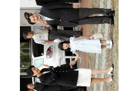 Crown prince, family in Nasu on summer holidays