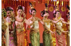 Dancers demonstrate traditional Thai dance at Aichi Expo