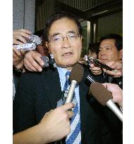 Dissenter Kamei offers to quit as LDP faction leader
