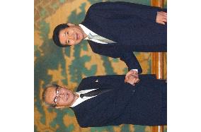 N. Korea's chief delegate meets with S. Korean Pres. Roh