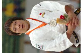 Tanimoto defeated to get silver at world judo championships