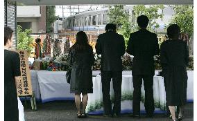 Memorial service held for 107 train derailment victims