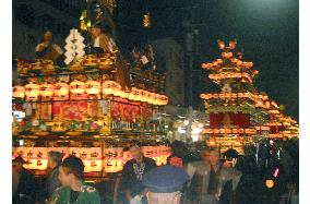 Takayama festival begins in central Japan