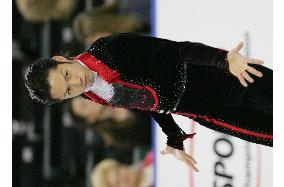 Takahashi tops short program at Skate America