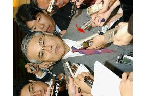 Okinawa governor tells gov't he rejects realignment plans