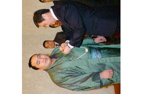 Asashoryu receives honor in Mongolia