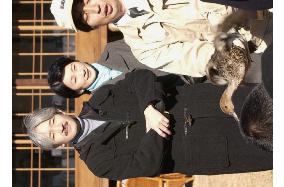 Prince Akishino, wife host annual duck hunt in Chiba Pref.