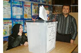 Elections begin in Iraq