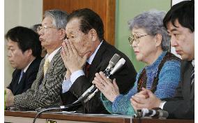 Japanese abductee kin urge gov't not to abandon abduction issue