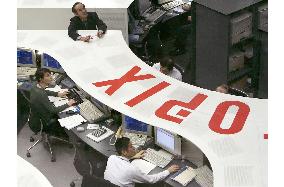 Tokyo stocks rebound as TSE resumes trading