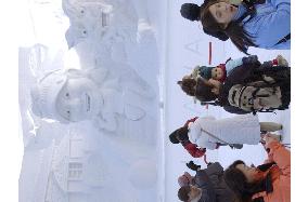 Annual snow festival begins in Sapporo