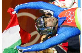 Italy's Zoeggeler wins men's singles luge