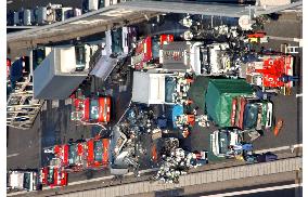 3 die, 7 hurt in 12-vehicle pileup on expressway in Kyoto