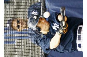 Japanese major leaguers begin pre-season training