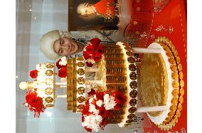 Viennese gold coin cake displayed in Tokyo's Ginza