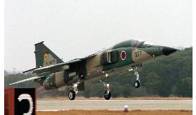 1st Japan-made support fighter jets fly for last time